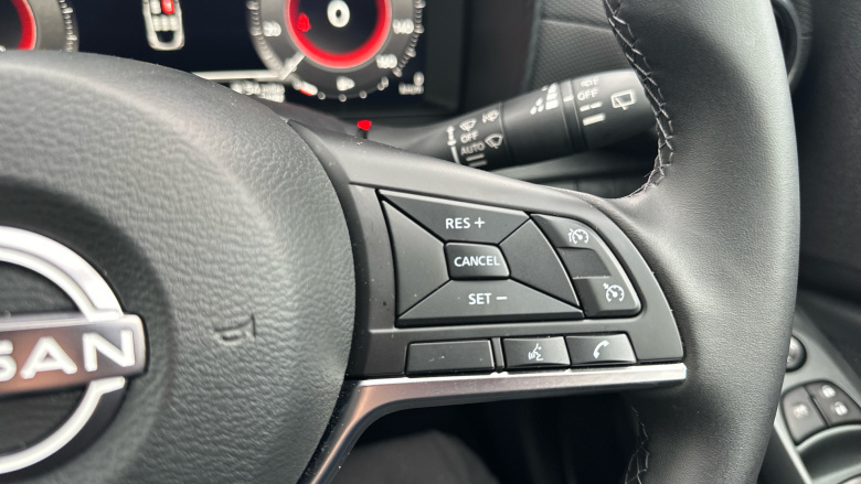 Nissan Juke 1.6 Hybrid N-Connecta 5dr Auto Hybrid Hatchback